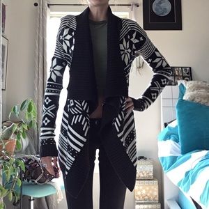 Black & white snowflake winter cardigan
